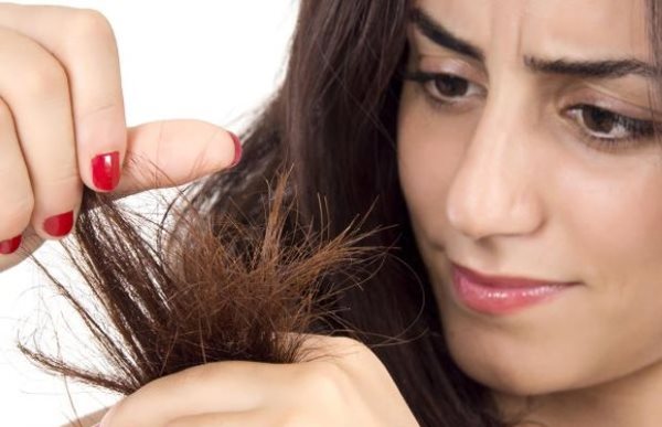 Perché tagliare le punte dei capelli