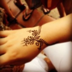 Mehendi - ce este.Desene cu henna pe corp pentru începători. Schițe, modele de tatuaje