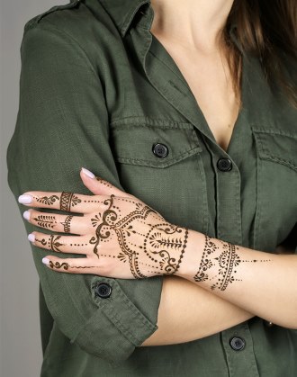 Mehendi - co to je. Henna kresby na těle pro začátečníky. Náčrtky, tetování