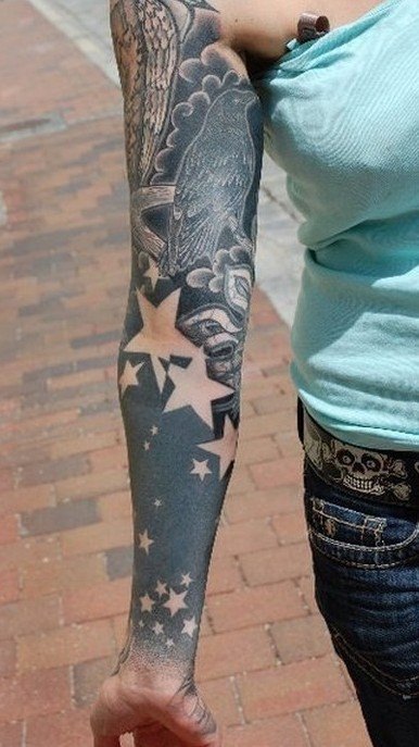 Tatuering på armen för tjejer. Foton, skisser, teckningar av armtatueringar