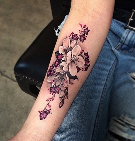 Tatuaż na ramieniu dla dziewczynki. Zdjęcia, szkice, rysunki tatuaży na ramionach