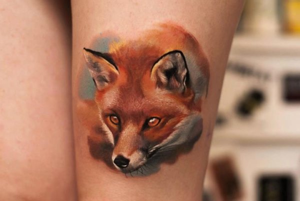 Fox tetoválás - jelentése nőknek, a kép testfelületétől és módjától függően