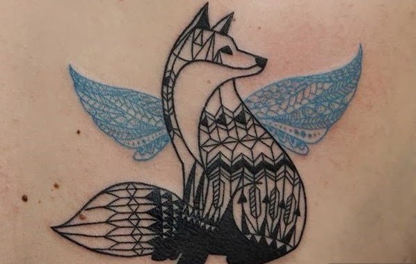 Fox-tatuointi - merkitys naisille, riippuen kehon alueesta ja kuvan tavasta