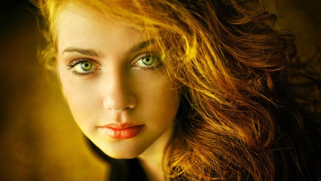 Make-up für grüne Augen und hellbraunes, dunkles, helles, rotes Haar. Schritt für Schritt mit einem Foto zu Hause