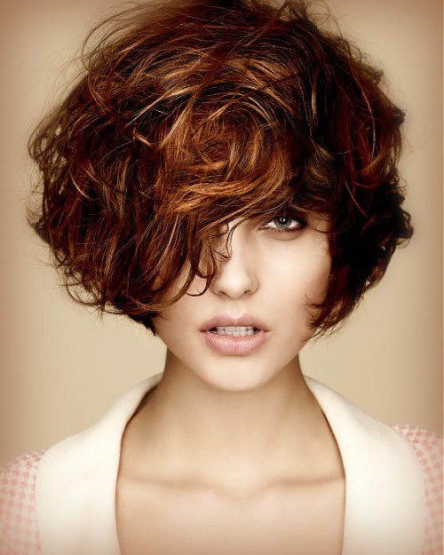 Cắt tóc ngắn cho nữ dành cho tóc mỏng. Ảnh, tiêu đề, sau 30, 40, 50 năm