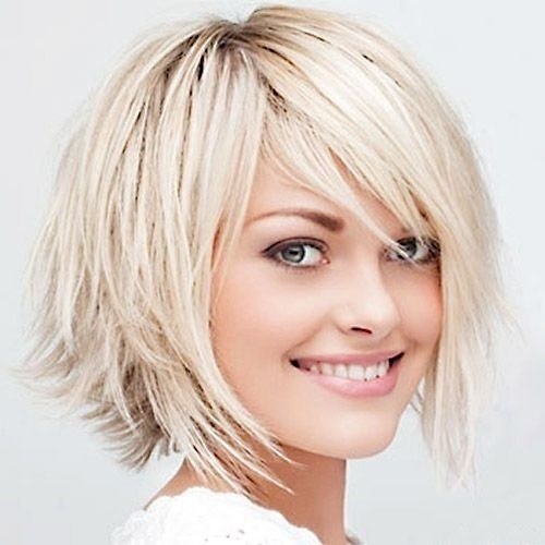 Kurze Haarschnitte für Frauen für dünnes Haar. Fotos, Titel, nach 30, 40, 50 Jahren