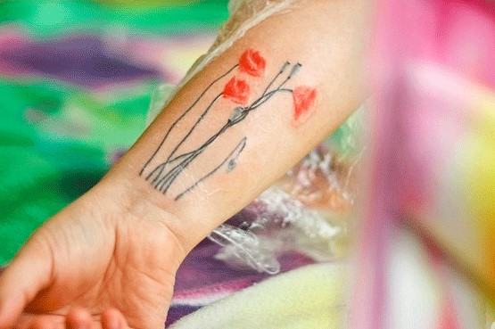 Tatuatges per a noies al braç i el seu significat. Fotos, esbossos, boniques, petites, inscripcions