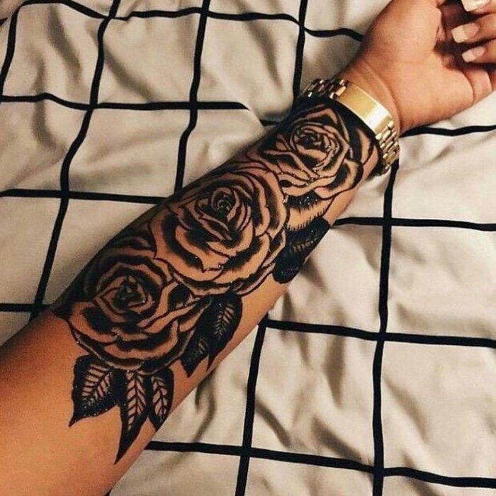 Tetovējumi meitenēm uz rokas un to nozīme. Fotoattēli, skices, skaisti, mazi, uzraksti