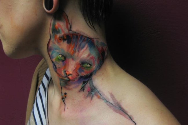 Tatuaje en el cuello para niñas. Fotos, significado, bocetos, patrones de tatuajes de mujeres, inscripciones, pequeños tatuajes