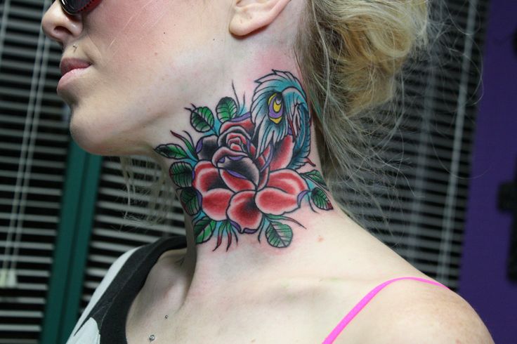 Tatuaggio sul collo per le ragazze. Foto, significato, schizzi, modelli di tatuaggi femminili, iscrizioni, piccoli tatuaggi