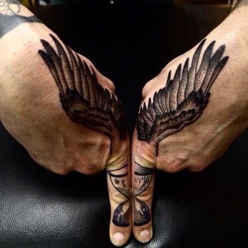 Tattoo Wings (skrzydło) na plecach - czyli dla dziewcząt i mężczyzn. Zdjęcie
