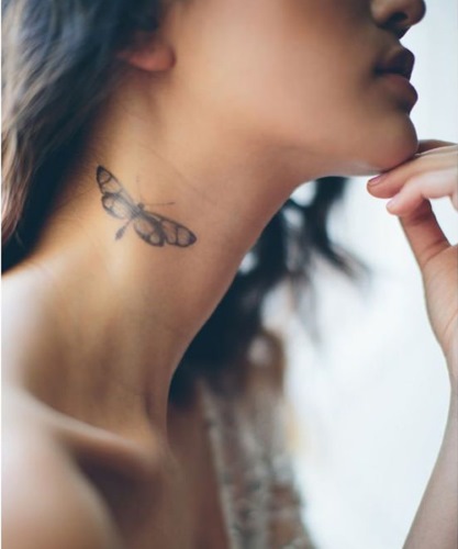 Tätowierung am Hals für Mädchen. Fotos, Bedeutung, Skizzen, Muster von Frauentattoos, Inschriften, kleine Tattoos