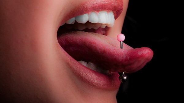 Piercing en la lengua. Fotos, tipos, pros y contras, cómo se hace, consecuencias y cuidados