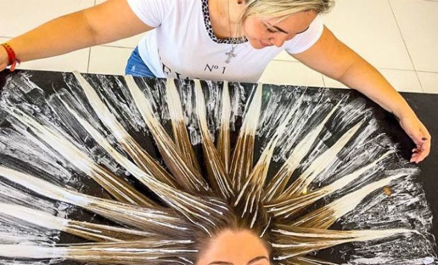 Bronzowanie włosów - odcienie do włosów ciemnych, jak zrobić w domu na długie, krótkie włosy. Zdjęcie