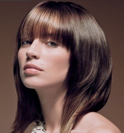 Haircut Cascade pour cheveux moyens - options avec frange et sans, pour un visage rond et ovale. Photos et comment couper