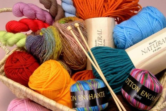 Comment tricoter pour les débutants étape par étape sur 2 aiguilles à tricoter. Schémas avec description