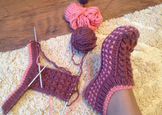Cum se tricotează pentru începători pas cu pas pe 2 ace de tricotat. Scheme cu descriere