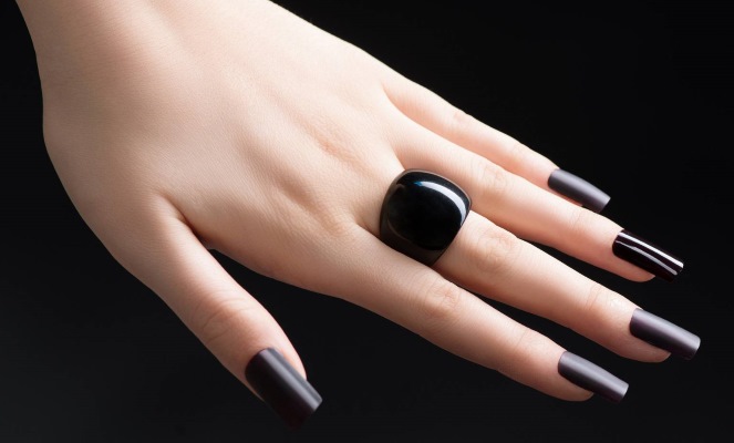 Lakier hybrydowy do krótkich paznokci - nowe pomysły, design, fot. French, kocie oko, piękny księżycowy manicure