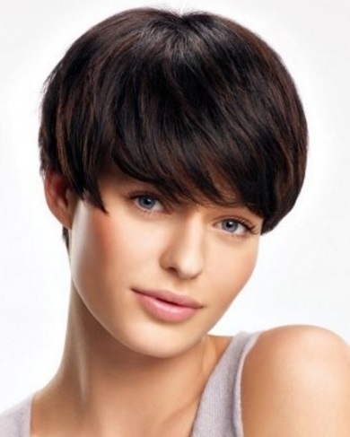 Tagli di capelli corti per donne sopra i 40 anni. Nuovi articoli per facce rotonde, ovali, quadrate, con e senza styling