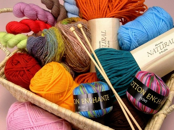 Gorro con orejas para mujer. Crochet, tejido con descripciones y patrones. Foto, video