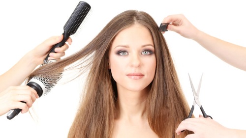 Talls de cabell asimètrics de moda per a cabells mitjans. Com fer-ho pas a pas, com es veuen la part davantera i la posterior. Foto i vídeo