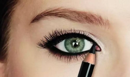 Cum să desenați săgeți în fața ochilor cu un creion. Pas cu pas cu o fotografie pentru începători