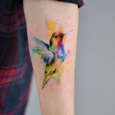 Tatuaż ptaka - czyli dla dziewcząt tatuaże orła, sokoła, gołębicy, jaskółki, sowy, stada ptaków. Zdjęcia i szkice