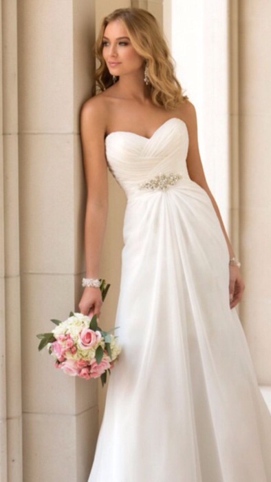 Gaun pengantin dalam gaya Yunani untuk wanita hamil, gadis lengkap, warna halus, dengan lengan baju. Gaya dan model sebenar, cadangan untuk pemilihan