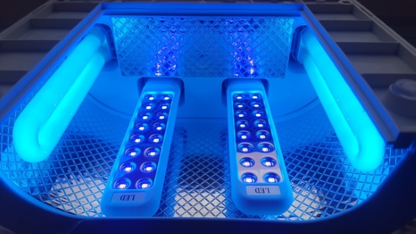Najlepsze lampy do suszenia paznokci: UV czy lód? Jak wybrać, funkcje aplikacji