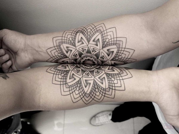Mandala tetování: co to je, rysy, význam, jak to ovlivňuje život, kde to dělat