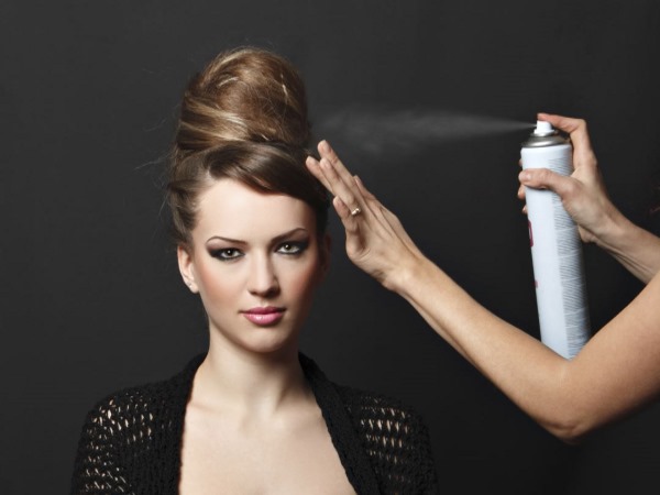 Spalvoti plaukų pieštukai: pasirinkimo ir naudojimo ypatybės, populiarūs gamintojai, kaina