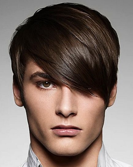 Talls de cabell masculins de moda per a cabells curts. Títols, fotos, lliçons de tall de vídeo en vídeo per a perruquers novells