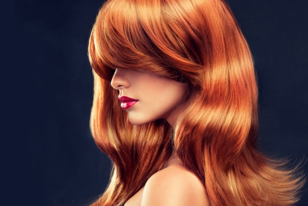 Červená barva vlasů - fotografie, která se hodí tmavá, světlá, jasná, měděná, ohnivá, světle hnědá, kaštanová, přírodní, s melíry