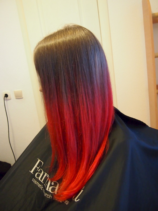 Sarkana matu krāsa - fotogrāfija, kas piemērota tumšai, gaišai, spilgtai, vara, ugunīgai, gaiši brūnai, kastaņai, dabīgai, ar izcēlumiem