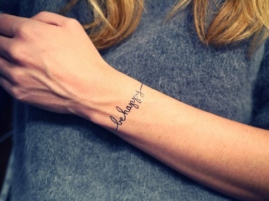 Bellissimi tatuaggi per ragazze. Foto di iscrizioni, tatuaggi femminili leggeri, accoppiati, piccoli su braccio, polso, coscia, spalla, gamba, addome