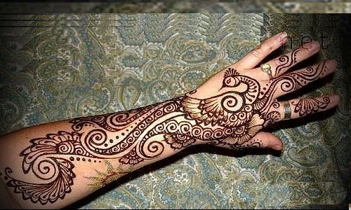 Dibuixos de henna per a principiants a la cama, la mà, el canell. Esbossos senzills, plantilles. Instruccions pas a pas amb una foto