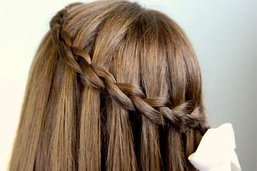 Đan bím cho tóc dài. Kiểu tóc cho nữ sinh đến trường, bím tóc kiểu Hy Lạp, bồng bềnh, kiểu Pháp
