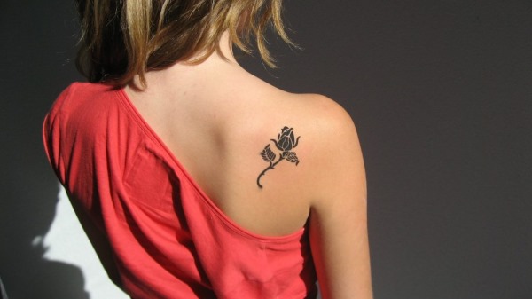 Szkice małych tatuaży dla dziewczynek na nadgarstku, ramieniu, nodze o znaczeniu, znaczeniu rysunków