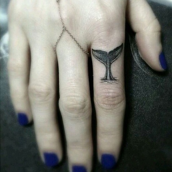 Tetovaže prstiju za djevojčice. Natpisi, skice i njihovo značenje malih tetovaža