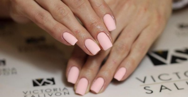 Ideje za ružičastu manikuru za kratke nokte. Fotografija, dizajn s rhinestones, uzorak, trljanje, gel lak