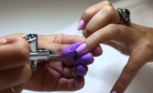 Manucure élégante pour les ongles courts. Design, nouveautés 2020 Gel Polish