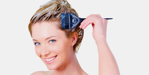 Pemutihan rambut di rumah dengan hidrogen peroksida. Produk profesional tanpa amonia, krim, serbuk, topeng