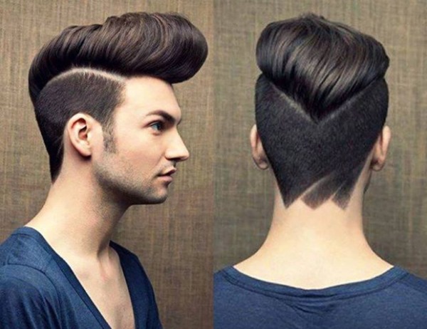 Coiffures pour cheveux moyens pour hommes avec des cheveux en retrait, un front haut, élégant. Une photo