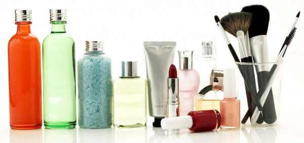 ¿El alcohol en los cosméticos es dañino? Cetearilo, bencilo, cetilo, cetilestearilo, desnaturalizado, etilo