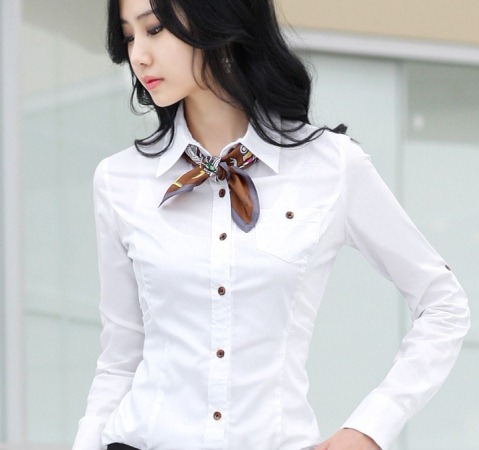 Bijela ženska bluza. Što nositi s širokom, svilenom košuljom, za puno