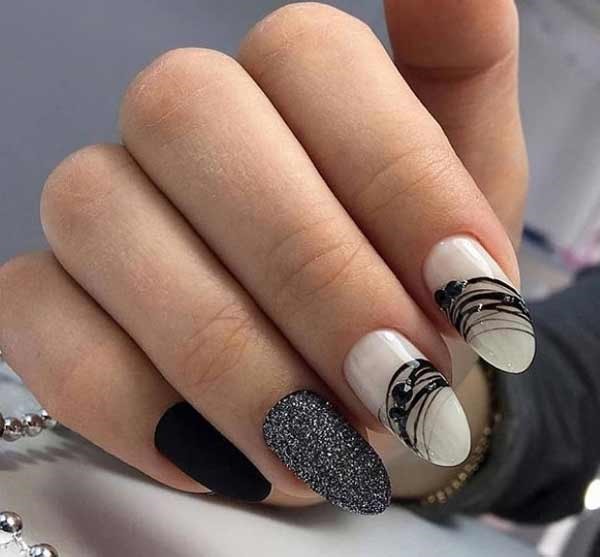 Crno-bijeli dizajn noktiju. Fotografija novih predmeta s rhinestones-om, srebrom, servisnom jaknom, zlatom, uzorkom
