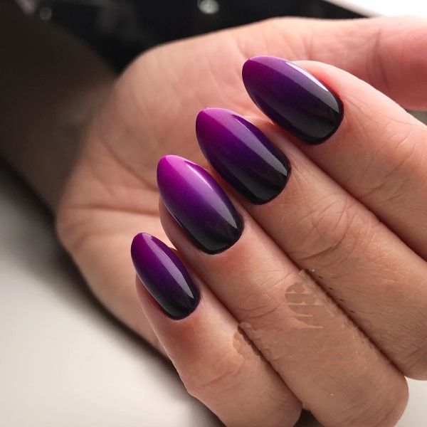 Manicura morada para uñas cortas. La combinación de colores, fotos, nuevos artículos 2020 gel polish