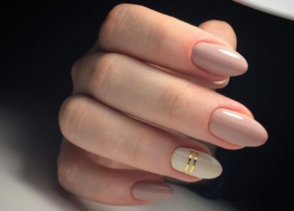 Klasična manikura za kratke nokte. Fotografije, novi dizajni gel lak 2020