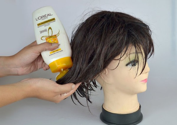 Naturligt hår peruker för kvinnor med imiterad hårbotten. Bilder och priser