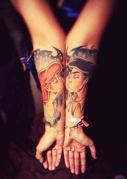 Pāris tetovējumi diviem mīļotājiem, draugiem, māsām. Mazas skices, burtu idejas